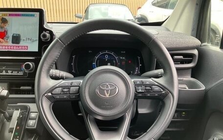 Toyota Sienta, 2022 год, 1 050 100 рублей, 16 фотография