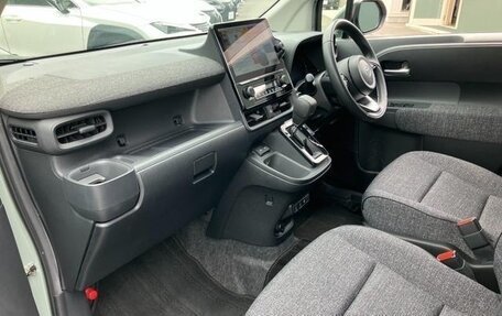Toyota Sienta, 2022 год, 1 050 100 рублей, 30 фотография