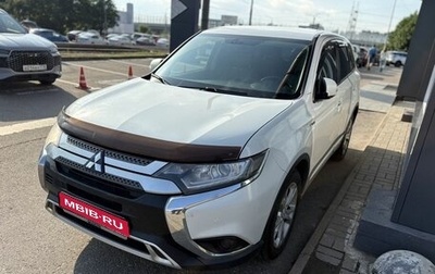 Mitsubishi Outlander III рестайлинг 3, 2018 год, 2 059 000 рублей, 1 фотография