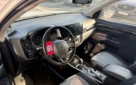 Mitsubishi Outlander III рестайлинг 3, 2018 год, 2 059 000 рублей, 5 фотография