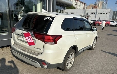 Mitsubishi Outlander III рестайлинг 3, 2018 год, 2 059 000 рублей, 3 фотография
