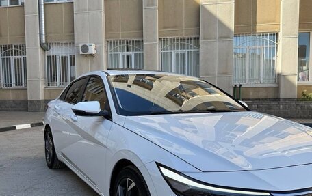Hyundai Elantra, 2023 год, 2 100 000 рублей, 1 фотография