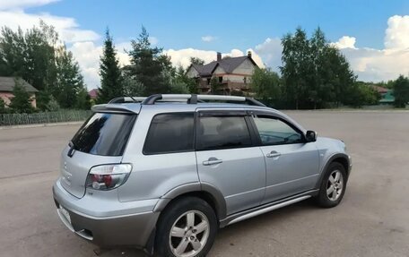 Mitsubishi Outlander III рестайлинг 3, 2005 год, 630 000 рублей, 2 фотография