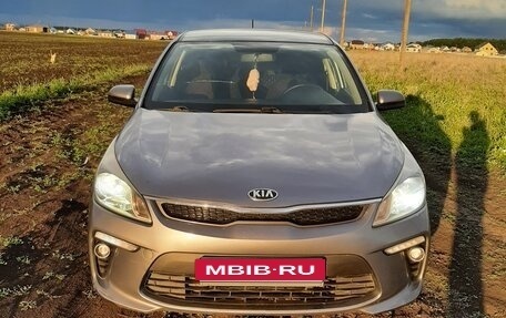 KIA Rio IV, 2018 год, 990 000 рублей, 3 фотография