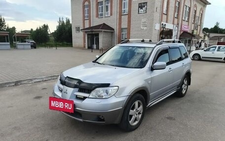 Mitsubishi Outlander III рестайлинг 3, 2005 год, 630 000 рублей, 5 фотография