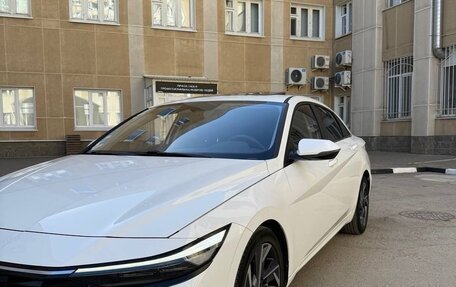 Hyundai Elantra, 2023 год, 2 100 000 рублей, 2 фотография