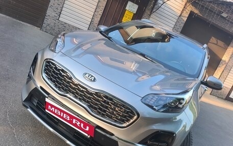 KIA Sportage IV рестайлинг, 2019 год, 2 300 000 рублей, 24 фотография