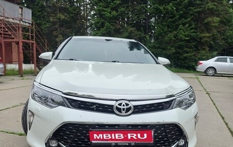 Toyota Camry, 2017 год, 2 350 000 рублей, 1 фотография