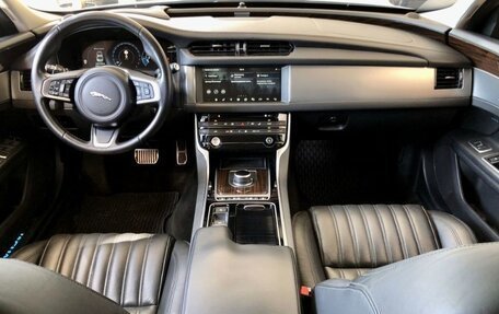 Jaguar XF II, 2017 год, 2 350 000 рублей, 5 фотография