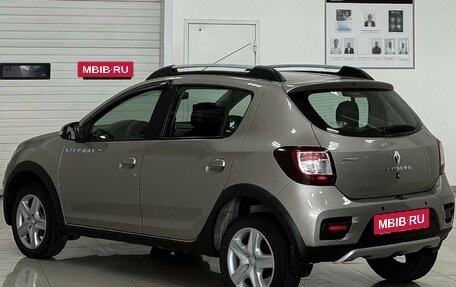 Renault Sandero II рестайлинг, 2015 год, 1 049 900 рублей, 2 фотография