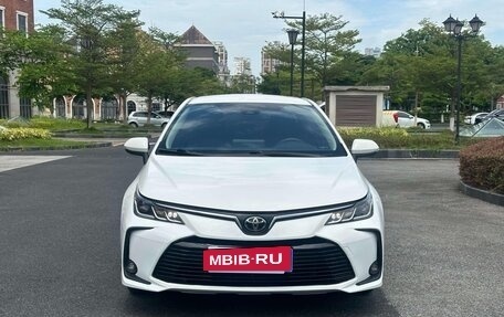 Toyota Corolla, 2022 год, 1 350 000 рублей, 2 фотография