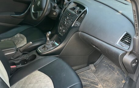 Opel Astra J, 2013 год, 720 000 рублей, 10 фотография