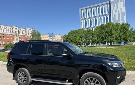 Toyota Land Cruiser Prado 150 рестайлинг 2, 2017 год, 4 199 000 рублей, 6 фотография