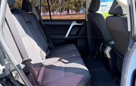 Toyota Land Cruiser Prado 150 рестайлинг 2, 2017 год, 4 199 000 рублей, 5 фотография