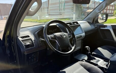 Toyota Land Cruiser Prado 150 рестайлинг 2, 2017 год, 4 199 000 рублей, 10 фотография