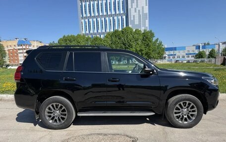 Toyota Land Cruiser Prado 150 рестайлинг 2, 2017 год, 4 199 000 рублей, 2 фотография