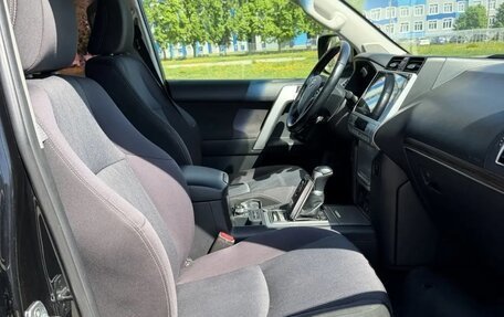 Toyota Land Cruiser Prado 150 рестайлинг 2, 2017 год, 4 199 000 рублей, 11 фотография