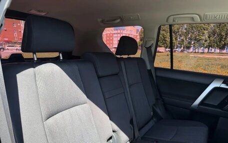 Toyota Land Cruiser Prado 150 рестайлинг 2, 2017 год, 4 199 000 рублей, 9 фотография