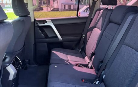 Toyota Land Cruiser Prado 150 рестайлинг 2, 2017 год, 4 199 000 рублей, 8 фотография