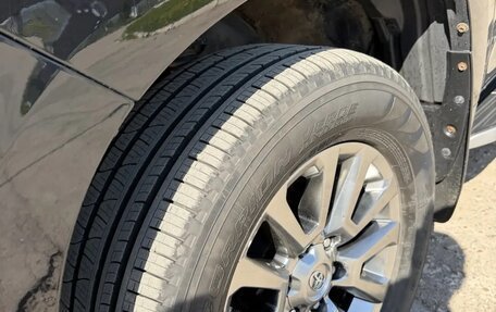 Toyota Land Cruiser Prado 150 рестайлинг 2, 2017 год, 4 199 000 рублей, 18 фотография