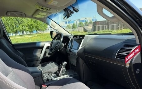 Toyota Land Cruiser Prado 150 рестайлинг 2, 2017 год, 4 199 000 рублей, 15 фотография