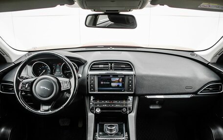 Jaguar F-Pace, 2017 год, 2 400 000 рублей, 11 фотография