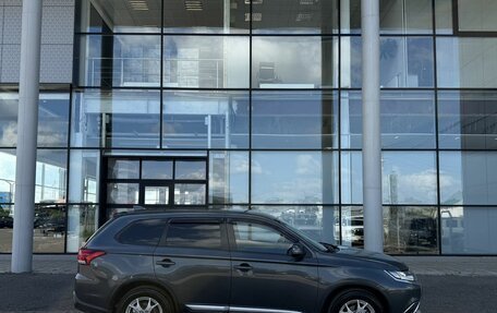 Mitsubishi Outlander III рестайлинг 3, 2017 год, 1 890 000 рублей, 3 фотография