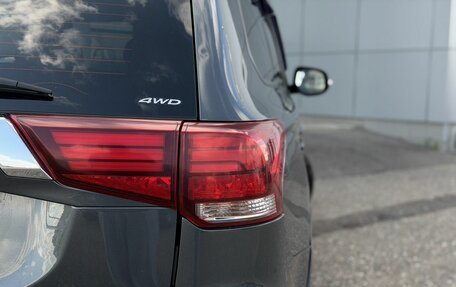 Mitsubishi Outlander III рестайлинг 3, 2017 год, 1 890 000 рублей, 10 фотография