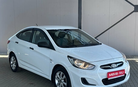 Hyundai Solaris II рестайлинг, 2014 год, 1 050 000 рублей, 1 фотография