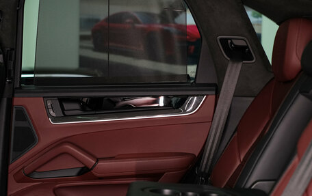 Porsche Cayenne III, 2025 год, 22 278 000 рублей, 28 фотография