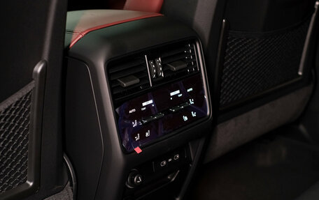 Porsche Cayenne III, 2025 год, 22 278 000 рублей, 27 фотография