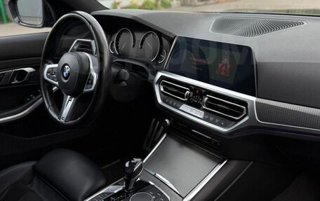 BMW 3 серия, 2019 год, 3 550 000 рублей, 19 фотография