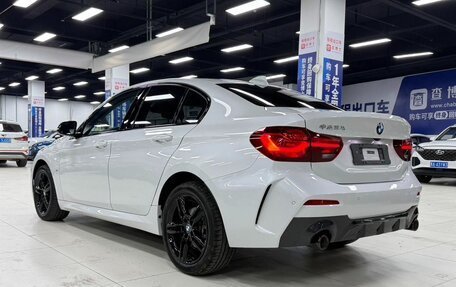 BMW 1 серия, 2021 год, 1 350 000 рублей, 5 фотография