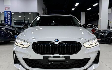 BMW 1 серия, 2021 год, 1 350 000 рублей, 2 фотография