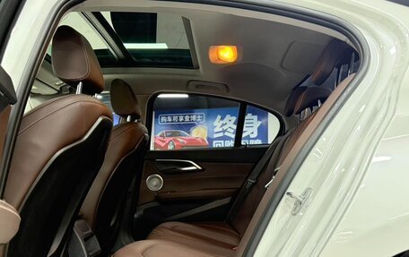 BMW 1 серия, 2021 год, 1 350 000 рублей, 16 фотография