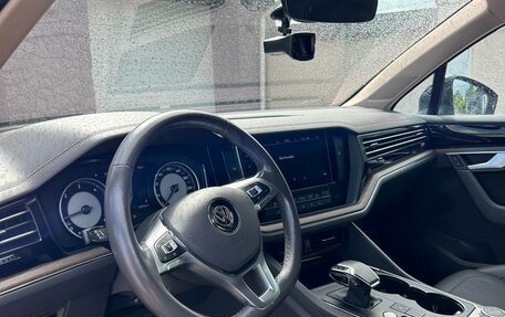Volkswagen Touareg III, 2018 год, 5 500 000 рублей, 5 фотография