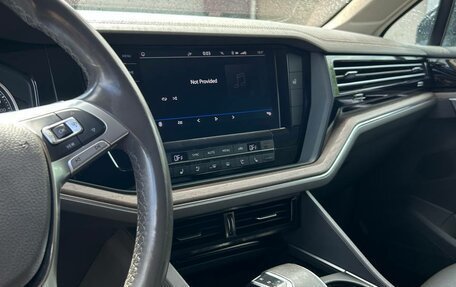 Volkswagen Touareg III, 2018 год, 5 500 000 рублей, 8 фотография
