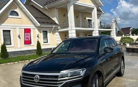 Volkswagen Touareg III, 2018 год, 5 500 000 рублей, 2 фотография