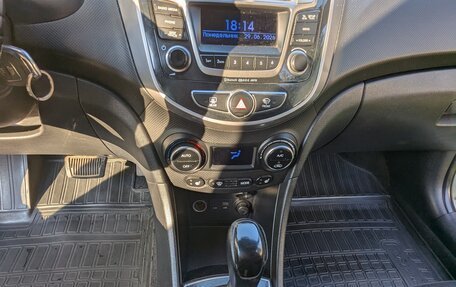 Hyundai Solaris II рестайлинг, 2014 год, 890 000 рублей, 10 фотография