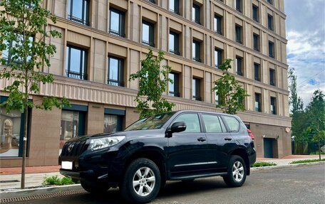 Toyota Land Cruiser Prado 150 рестайлинг 2, 2018 год, 4 950 000 рублей, 3 фотография