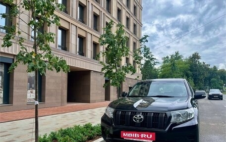 Toyota Land Cruiser Prado 150 рестайлинг 2, 2018 год, 4 950 000 рублей, 6 фотография