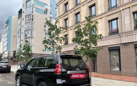 Toyota Land Cruiser Prado 150 рестайлинг 2, 2018 год, 4 950 000 рублей, 5 фотография