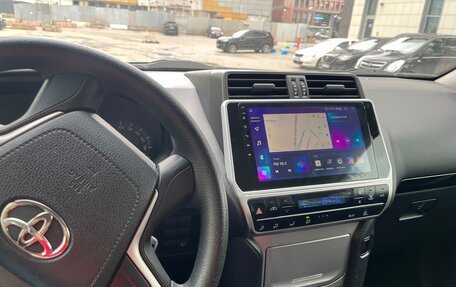 Toyota Land Cruiser Prado 150 рестайлинг 2, 2018 год, 4 950 000 рублей, 13 фотография