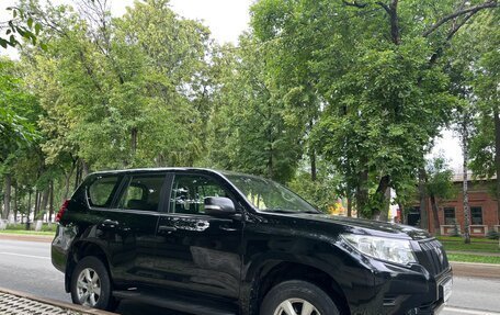 Toyota Land Cruiser Prado 150 рестайлинг 2, 2018 год, 4 950 000 рублей, 11 фотография