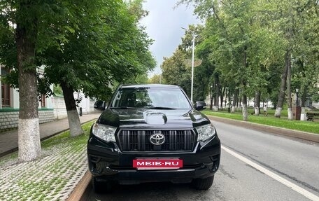 Toyota Land Cruiser Prado 150 рестайлинг 2, 2018 год, 4 950 000 рублей, 12 фотография