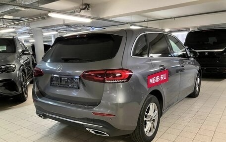 Mercedes-Benz B-Класс, 2020 год, 2 350 000 рублей, 2 фотография