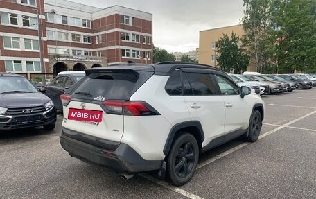 Toyota RAV4, 2021 год, 3 300 000 рублей, 4 фотография