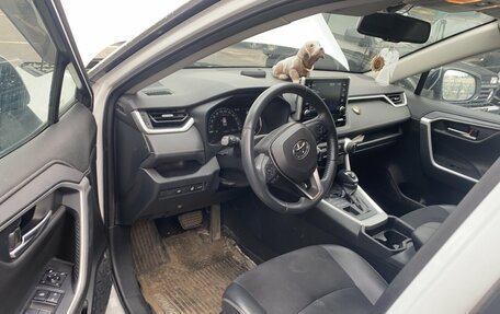 Toyota RAV4, 2021 год, 3 300 000 рублей, 11 фотография