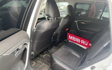 Toyota RAV4, 2021 год, 3 300 000 рублей, 12 фотография