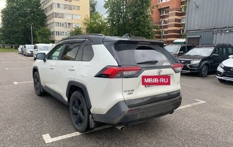 Toyota RAV4, 2021 год, 3 300 000 рублей, 6 фотография
